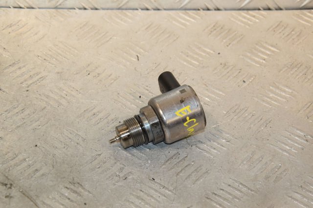 Редукционный клапан ТНВД Mercedes C