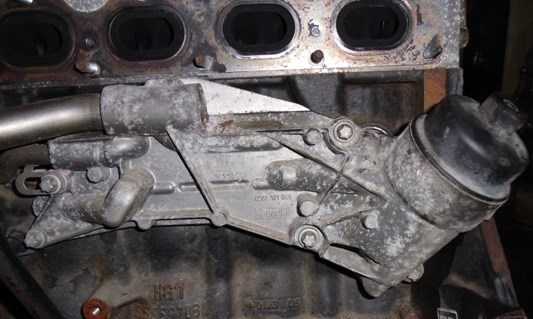  Корпус масляного фильтра 93192557 OPEL