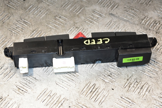 HYUNDAI 937001H000 Кнопка аварийки в наличии Кривой Рог