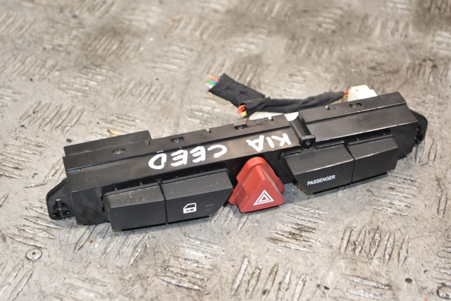 Кнопка аварийки 937001H000 HYUNDAI