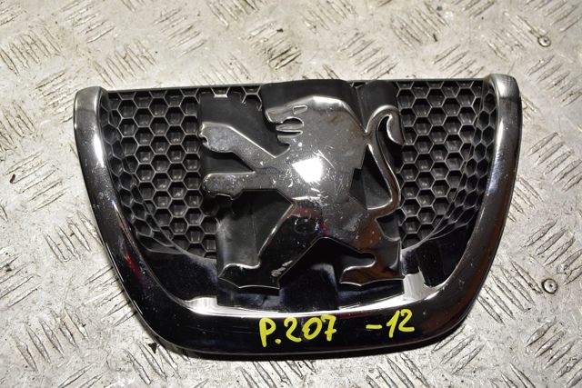 Эмблема переднего бампера 9649670480 PEUGEOT