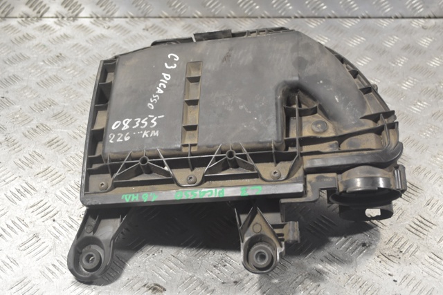 Корпус воздушного фильтра в сборе 9673061080 PEUGEOT