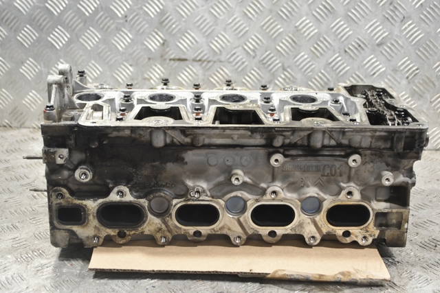Головка блока в сборе c распредвалами 9688418110 PEUGEOT