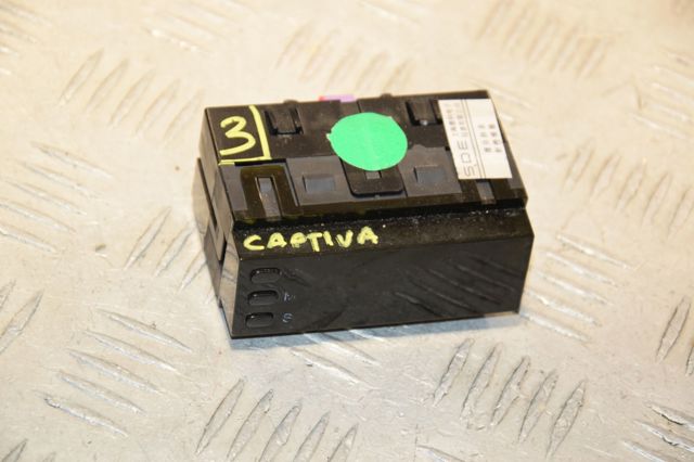Часы в салон, на панели 96941882 GM