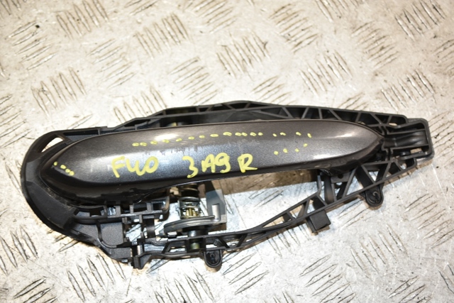 Держатель наружной ручки двери, передней правой 9881778 BMW