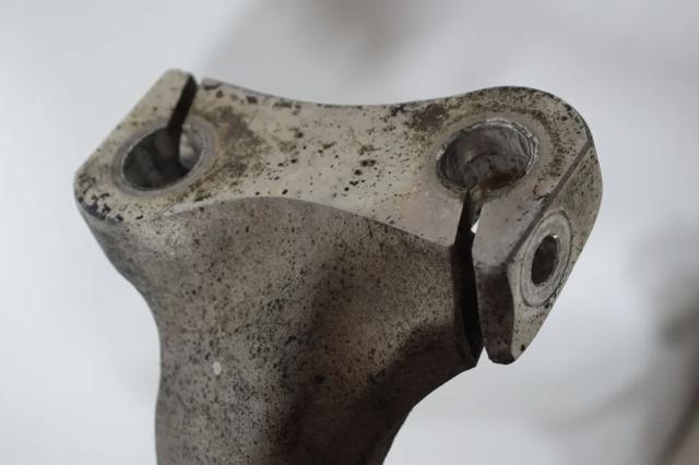 PORSCHE 9Y0407245 Цапфа передняя левая в наличии Кривой Рог