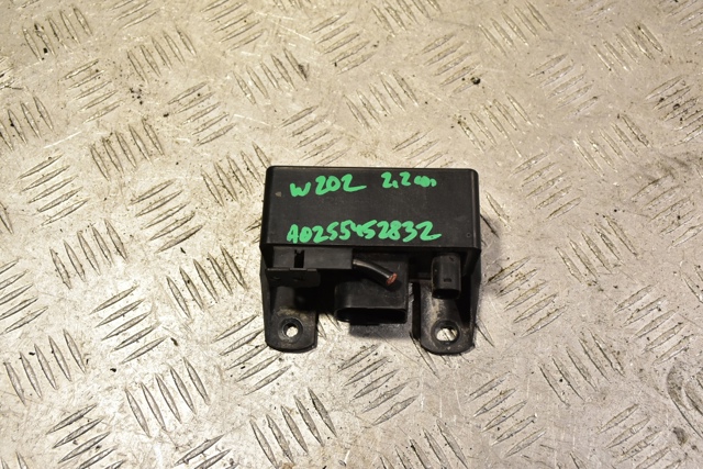 Реле свечей накала Мерседес-бенц Спринтер 1 2-t