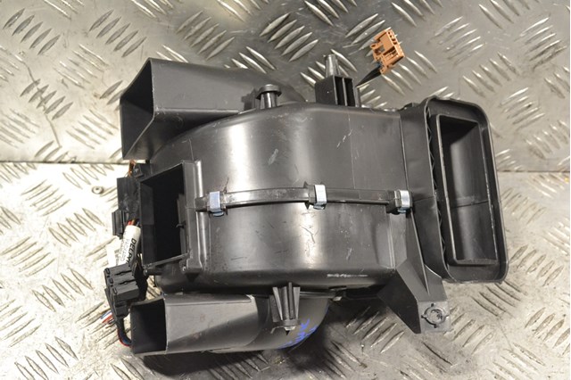 Корпус отопителя салона A1638300308 MERCEDES