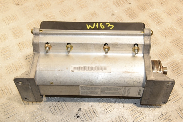 Подушка безопасности (AIRBAG) пассажирская A1638600705 MERCEDES