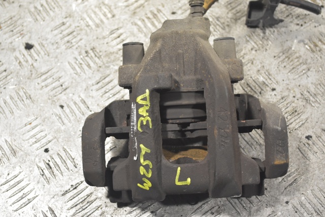 Задний левый суппорт A1644232698 MERCEDES