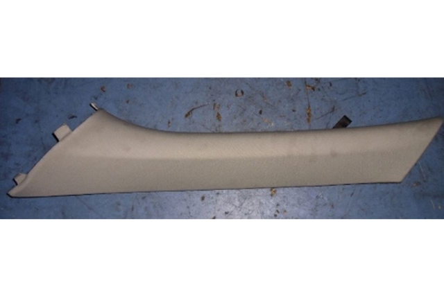 Переднее стекло A1646900726 MERCEDES