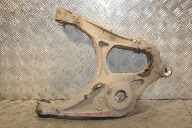 Рычаг задней подвески нижний, правый A1663501006 MERCEDES