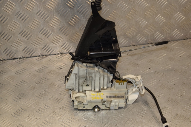 Замок задней двери, левой A1697302135 MERCEDES