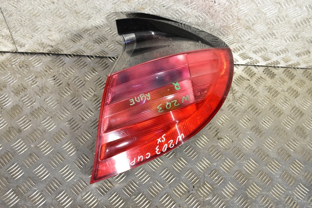 Фонари задние A2038200664 MERCEDES