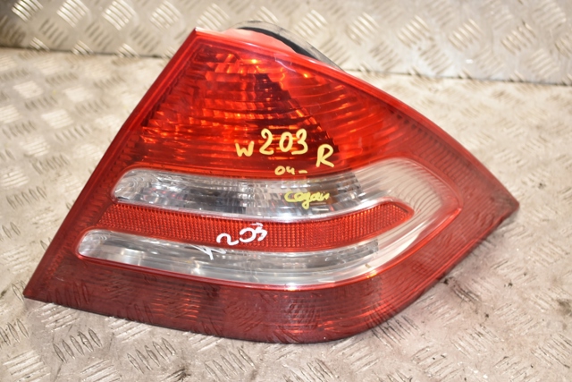 Правый стоп-сигнал A2038202064 MERCEDES
