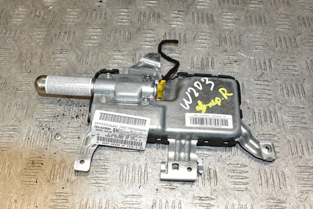 Подушка безопасности (AIRBAG) двери передней правой A2038602605 MERCEDES