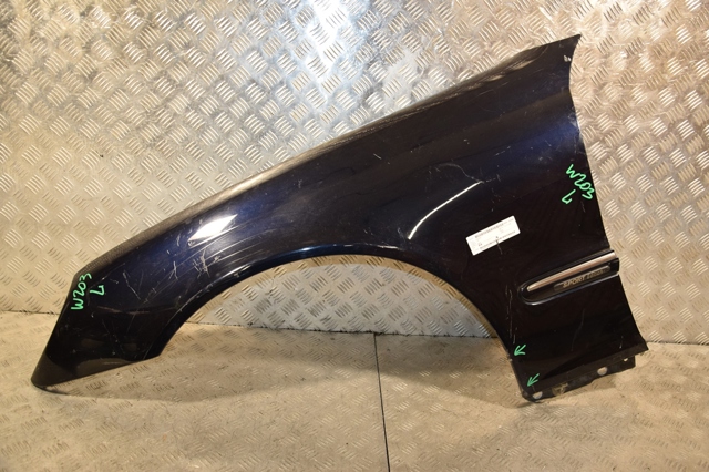 Крыло левое A2038800118 MERCEDES