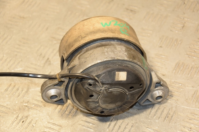 Правая опора двигателя A2042404117 MERCEDES