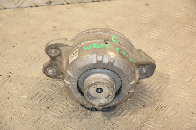 Левая опора двигателя A2052407800 MERCEDES