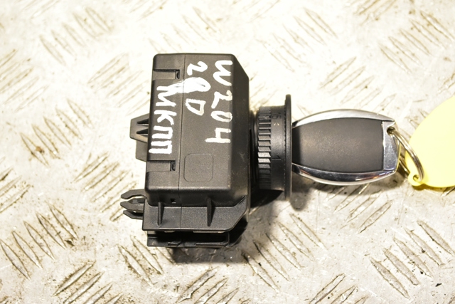 MERCEDES 2079052600 в наличии Киев
