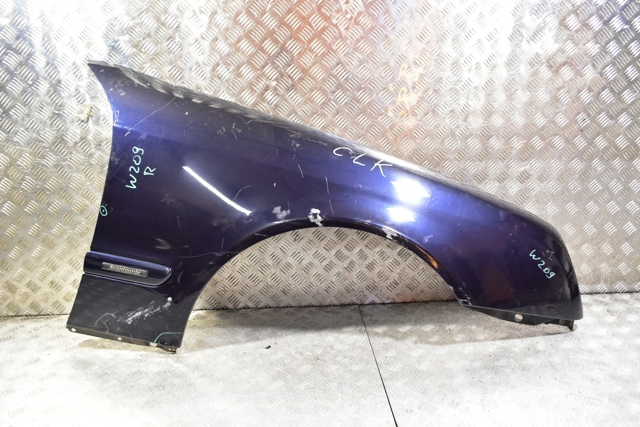 Переднее правое крыло A2098800418 MERCEDES