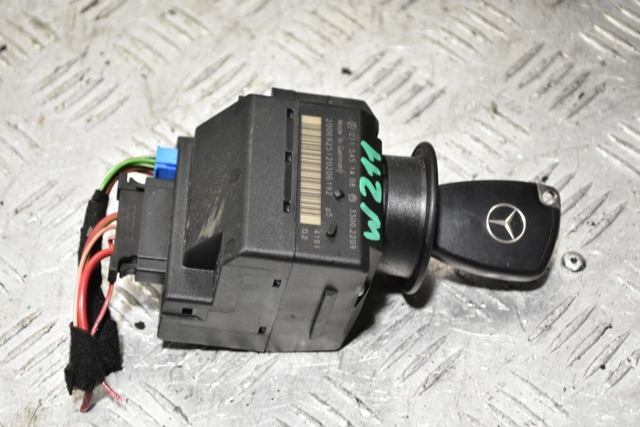 Замок зажигания A2115451408 MERCEDES