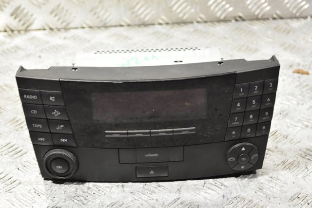 Магнитола (радио AM/FM) A2118200779 MERCEDES