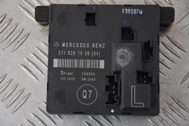 A2118201526 MERCEDES Блок комфорта задней двери купить в Ужгород