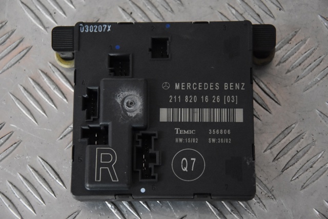 A2118201626 MERCEDES Блок комфорта задней двери купить в Ирпень