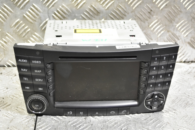 Магнитола (радио AM/FM) A2118204597 MERCEDES