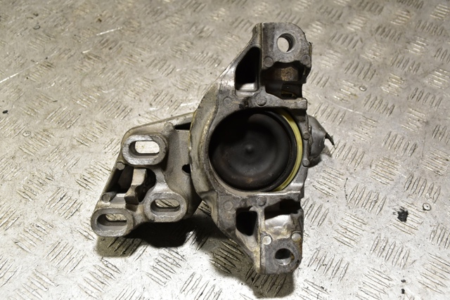 MERCEDES A2462400617 Левая подушка двигателя в наличии Ужгород