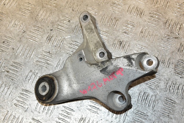 Подушка (опора) двигателя, верхняя A2462401309 MERCEDES