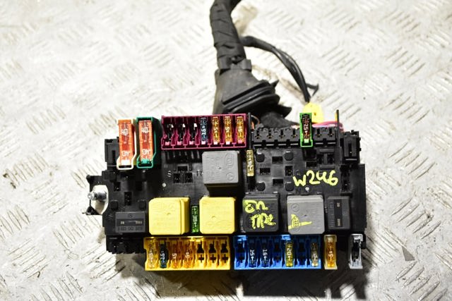 Коробка предохранителей A2469060093 MERCEDES