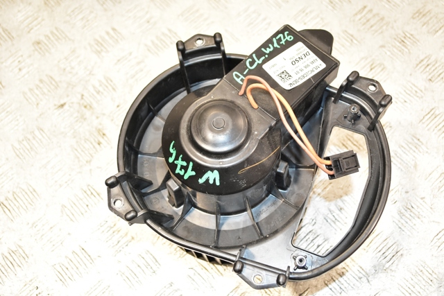 Электромотор печки A2469061601 MERCEDES