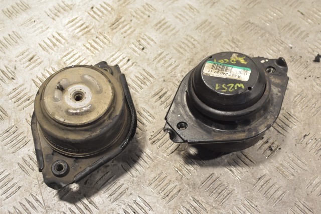 Подушка двигателя левая/правая A2512402717 MERCEDES