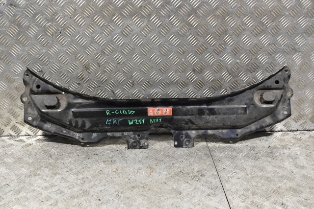 Молдинг решетки радиатора A2516200486 MERCEDES