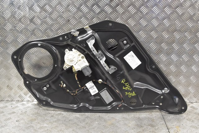 Моторчик стеклоподъемника двери задней, правой A2518200208 MERCEDES