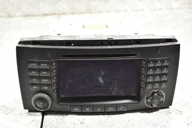 Магнитола (радио AM/FM) A2518200979 MERCEDES
