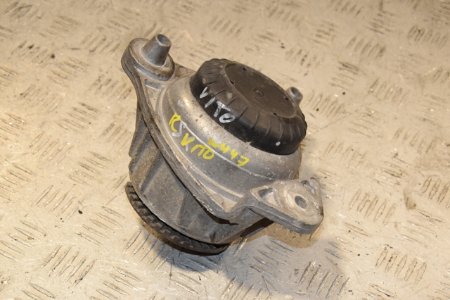 Правая подушка ДВС A4472410013 MERCEDES