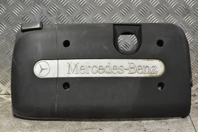Крышка мотора декоративная A6110101067 MERCEDES