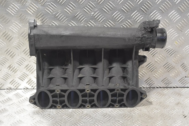 Впускной коллектор A6110902637 MERCEDES
