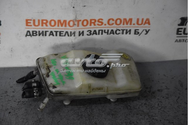Бачок главного тормозного цилиндра A6394300002 MERCEDES