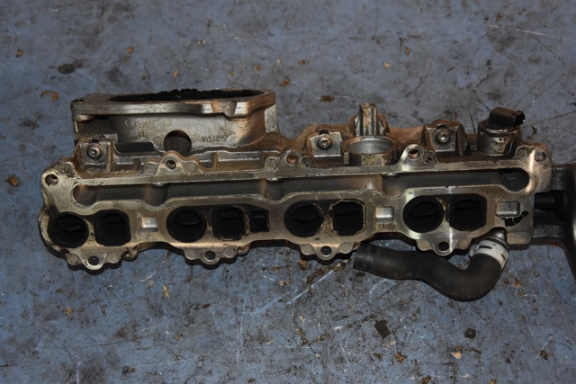 A6400900337 MERCEDES Впускной коллектор купить в Ровно