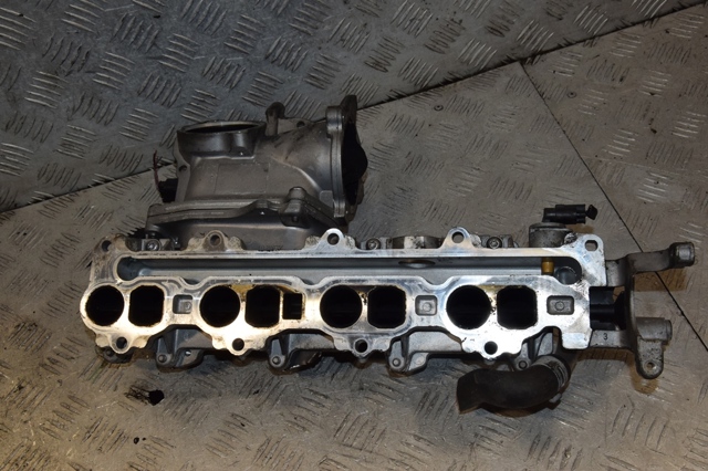 MERCEDES A6400901337 Коллектор впускной в наличии Полтава