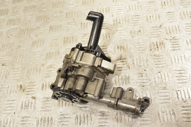 A6401800801 MERCEDES Масляный насос купить в Киев