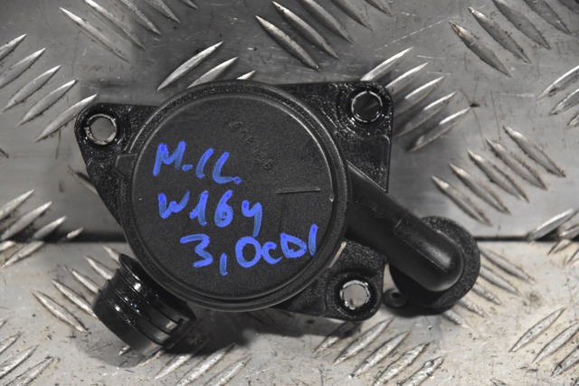 Клапан PCV вентиляции картера Мерседес-бенц С