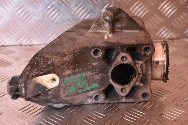 Кронштейн подушки (опоры) двигателя, левой A6462230004 MERCEDES