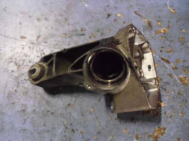 MERCEDES A6462230604 Кронштейн подушки (опоры) двигателя левой в наличии Львов