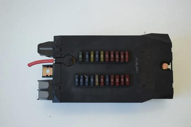 Коробка предохранителей A9015400350 MERCEDES