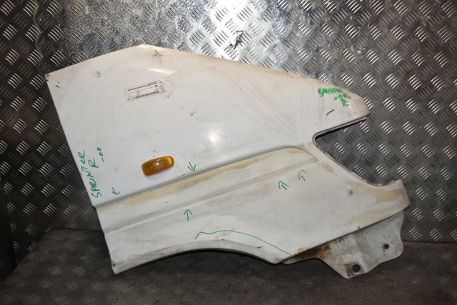 Крыло переднее левое Мерседес-бенц Спринтер 1 2-t